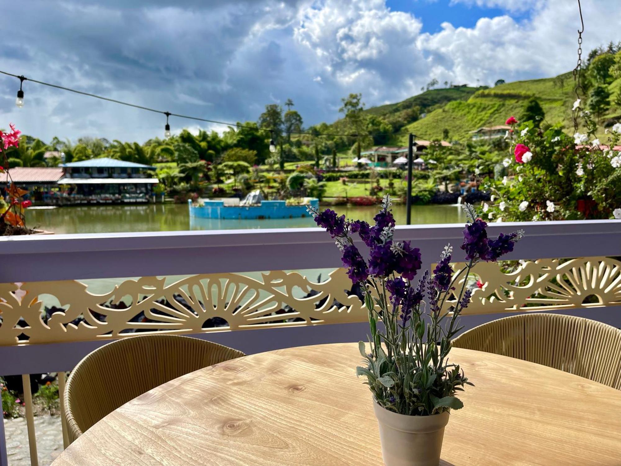 Hotel Lago Valdivia คาร์ดิน ภายนอก รูปภาพ